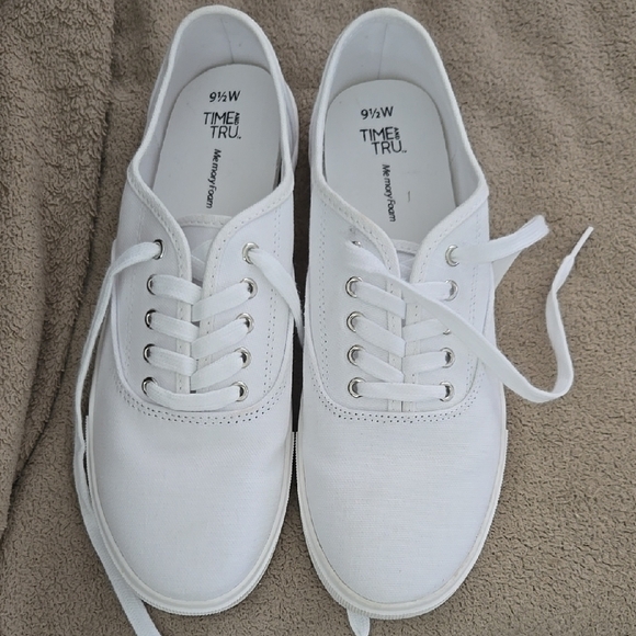 Time And Tru White Sneakers